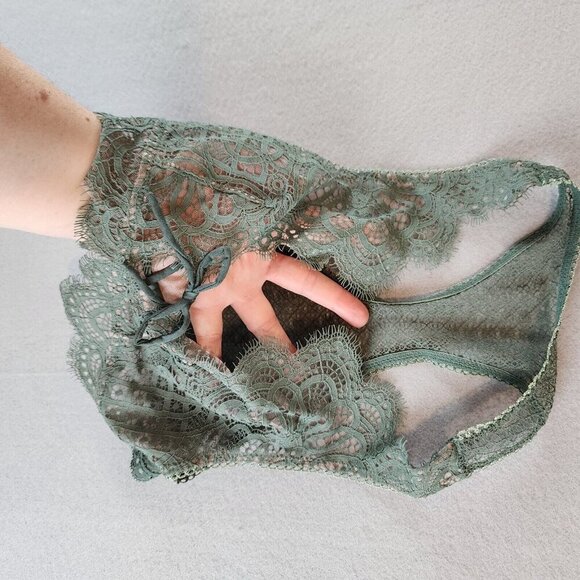 Victoria's Secret Dream Angels Wireless Eyelash Lace Bralette Sexy Sheer sz XS - Picture 5 of 11